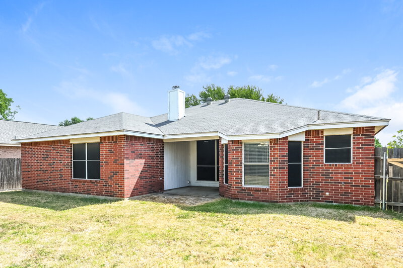 2,020/Mo, 925 Comiskey Ct Saginaw, TX 76179 Rear View