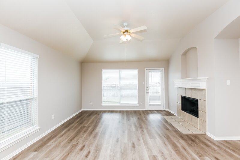 2,250/Mo, 8905 Friendswood Dr Fort Worth, TX 76123 Living Room View