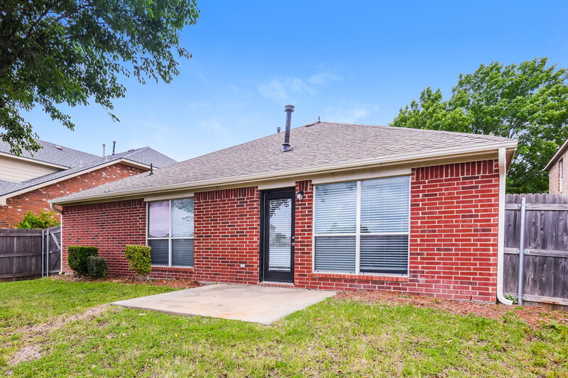 2,250/Mo, 8905 Friendswood Dr Fort Worth, TX 76123 Rear View