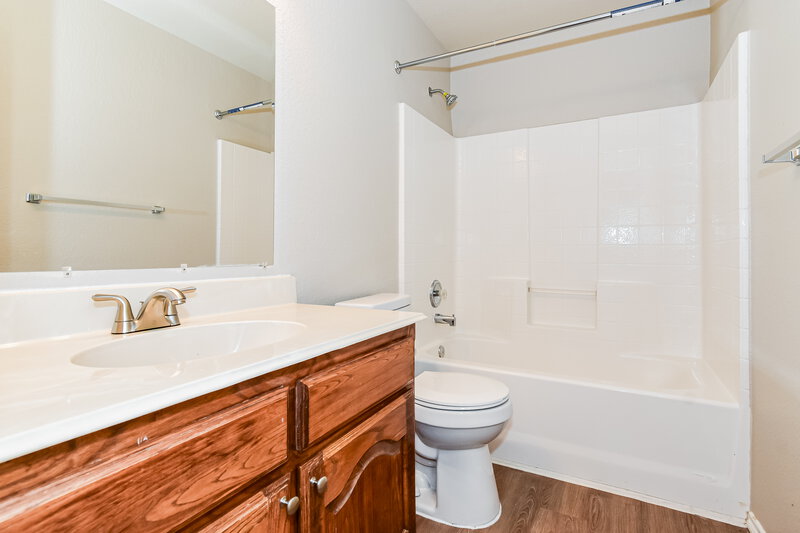 1,870/Mo, 600 Preston Dr Royse City, TX 75189 Bathroom View