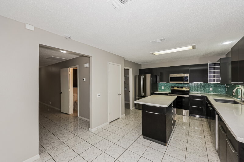 2,055/Mo, 8524 Gatlinburg Dr Fort Worth, TX 76123 Kitchen View