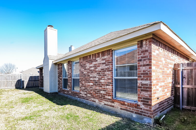 2,255/Mo, 6618 Spencer Dr Arlington, TX 76002 Rear View