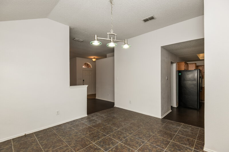1,770/Mo, 8620 Garden Springs Dr Fort Worth, TX 76123 Dining Room View 2