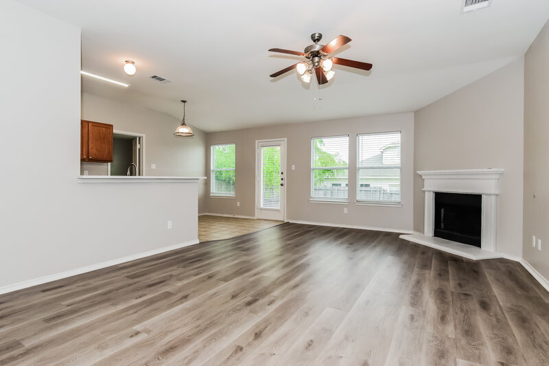2,155/Mo, 2016 Cobblestone Trl Forney, TX 75126 Living Room View 2