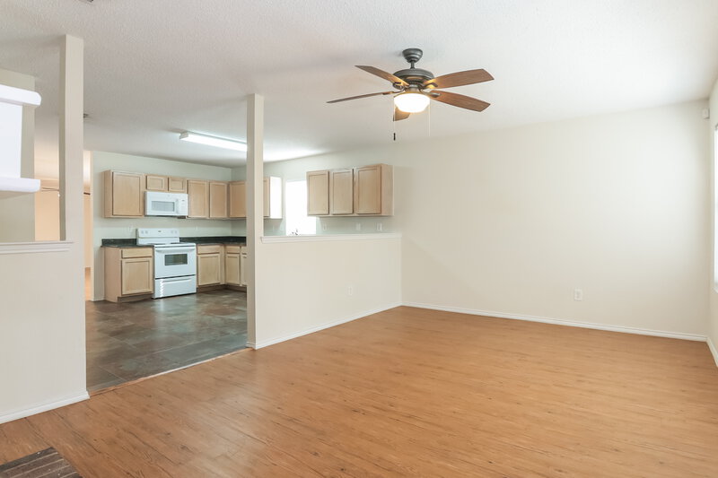 1,970/Mo, 8804 Seven Oaks Ln Denton, TX 76210 Living Room View 2