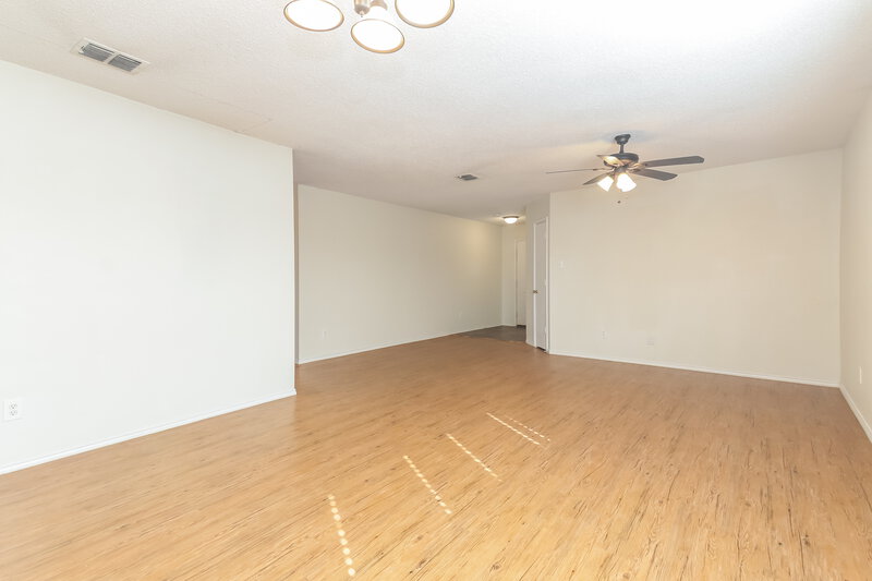 1,970/Mo, 8804 Seven Oaks Ln Denton, TX 76210 Dining Room View