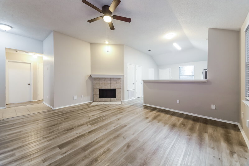 2,040/Mo, 2413 Finch Dr Mesquite, TX 75181 Living Room View 2