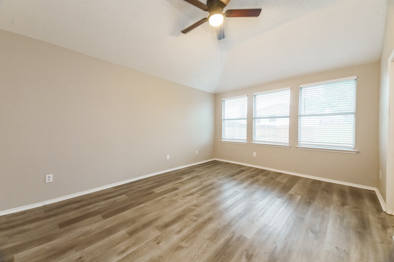 2,040/Mo, 2413 Finch Dr Mesquite, TX 75181 Main Bedroom View