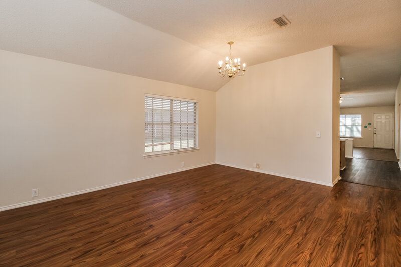 2,370/Mo, 104 Silktree Ct Lake Dallas, TX 75065 Living Room View 2