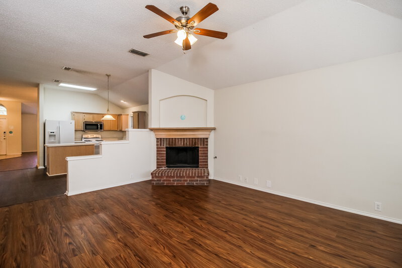 2,370/Mo, 104 Silktree Ct Lake Dallas, TX 75065 Kitchen View