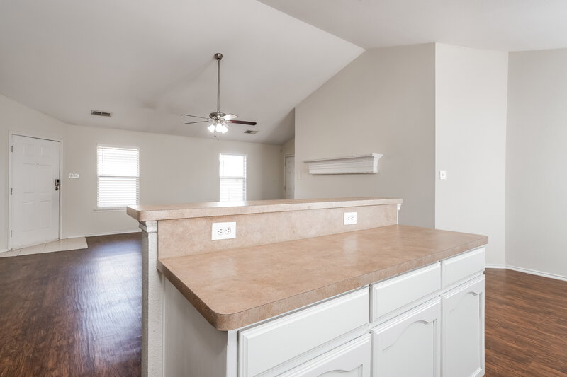 1,810/Mo, 913 Honey Locust Ln Crowley, TX 76036 Kitchen View 2