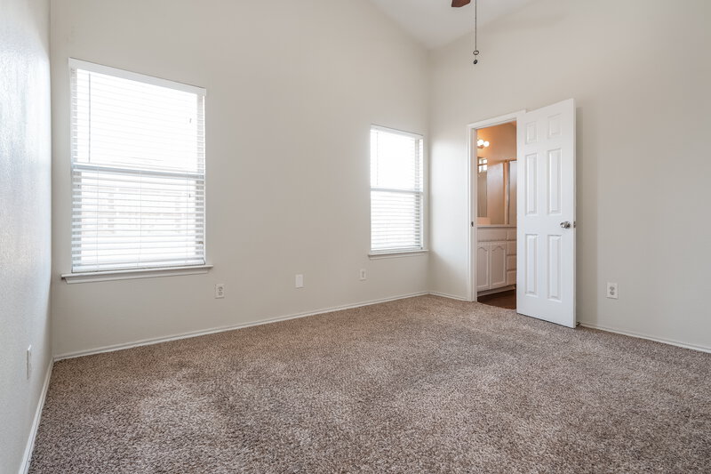 1,810/Mo, 913 Honey Locust Ln Crowley, TX 76036 Main Bedroom View
