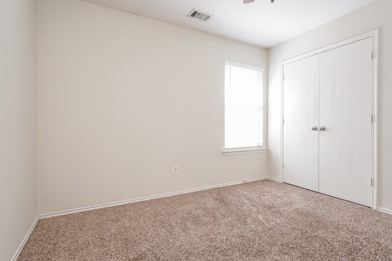 1,810/Mo, 913 Honey Locust Ln Crowley, TX 76036 Bedroom View 2