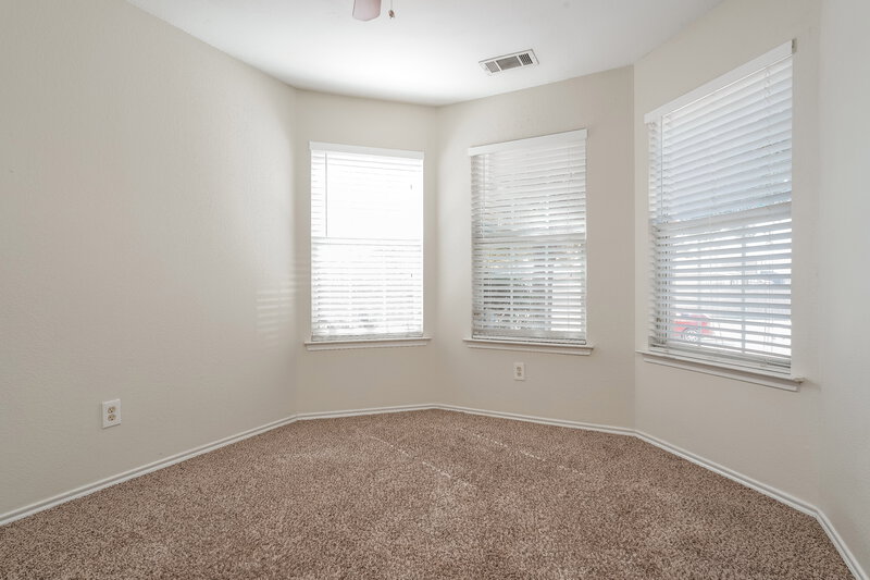 1,810/Mo, 913 Honey Locust Ln Crowley, TX 76036 Bedroom View 3