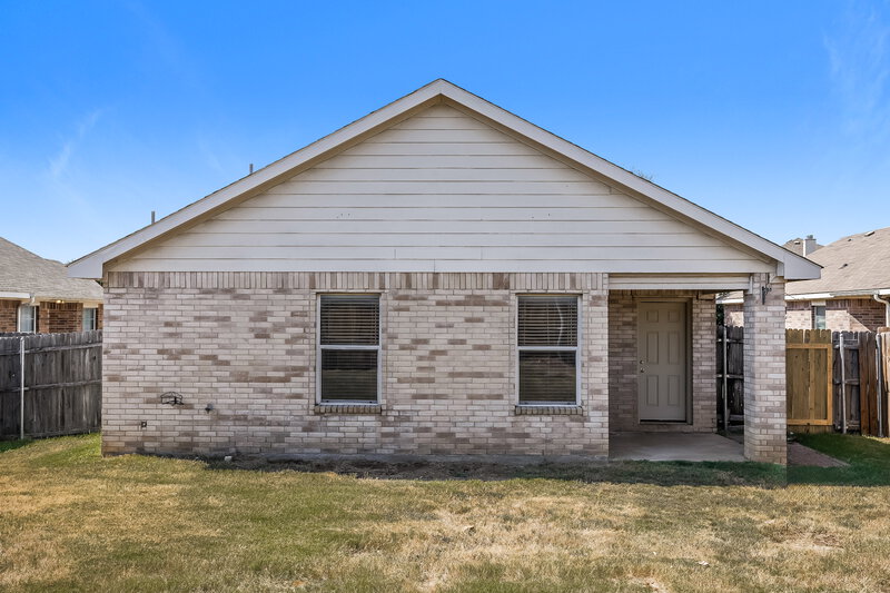 1,810/Mo, 913 Honey Locust Ln Crowley, TX 76036 Rear View