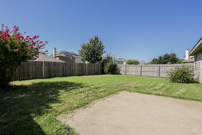 2,270/Mo, 2847 Park Place Dr Grand Prairie, TX 75052 Rear View