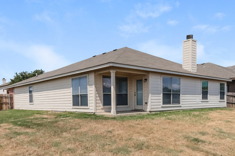 2,185/Mo, 14000 Coyote Trl Haslet, TX 76052 Rear View