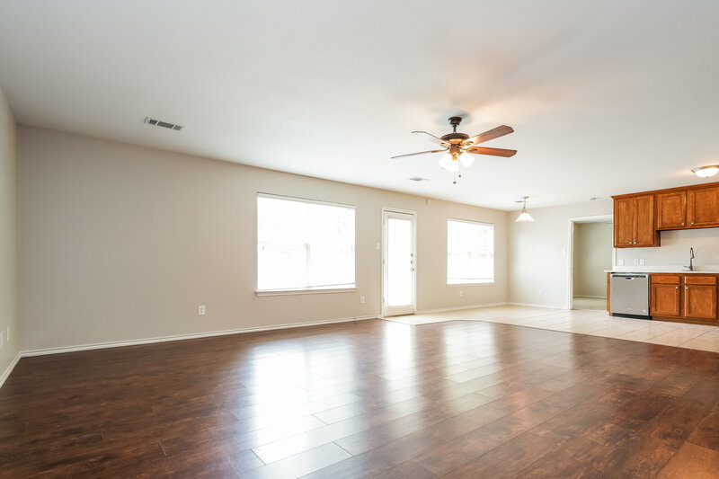 2,260/Mo, 908 Chase Ln Denton, TX 76209 Living Room View