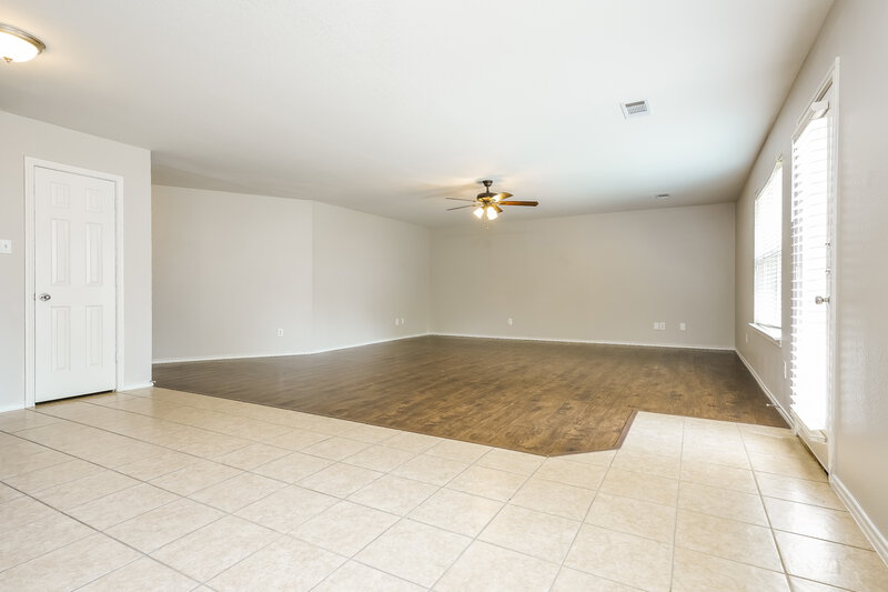 2,260/Mo, 908 Chase Ln Denton, TX 76209 Dining Room View 2