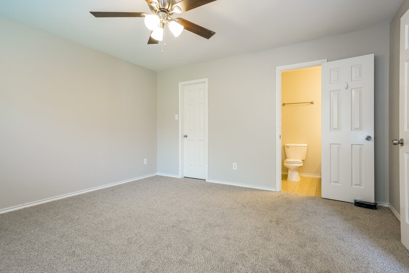 2,260/Mo, 908 Chase Ln Denton, TX 76209 Main Bedroom View