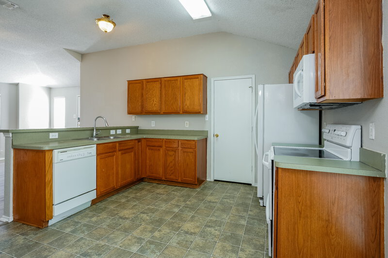 1,735/Mo, 10648 Towerwood Dr Fort Worth, TX 76140 Kitchen View