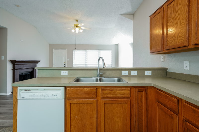 1,735/Mo, 10648 Towerwood Dr Fort Worth, TX 76140 Kitchen View 3