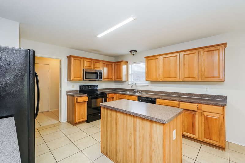 2,100/Mo, 1101 Marcia Ln Burleson, TX 76028 Kitchen View