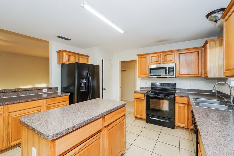 2,100/Mo, 1101 Marcia Ln Burleson, TX 76028 Kitchen View 2
