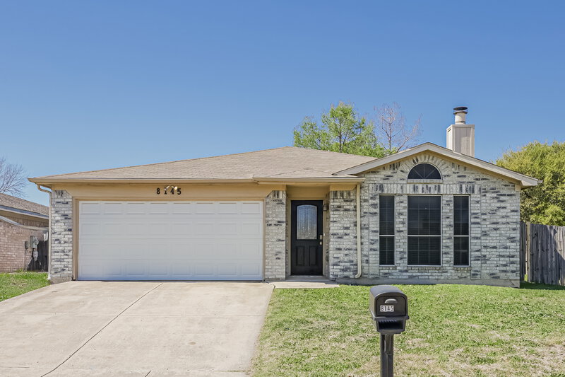 1,975/Mo, 8145 Waterside Trl Fort Worth, TX 76137 External View