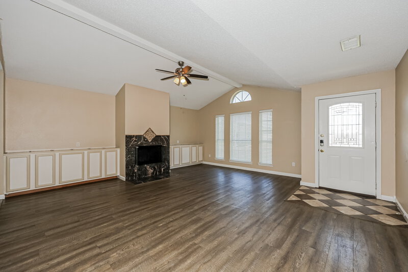 1,975/Mo, 8145 Waterside Trl Fort Worth, TX 76137 Living Room View