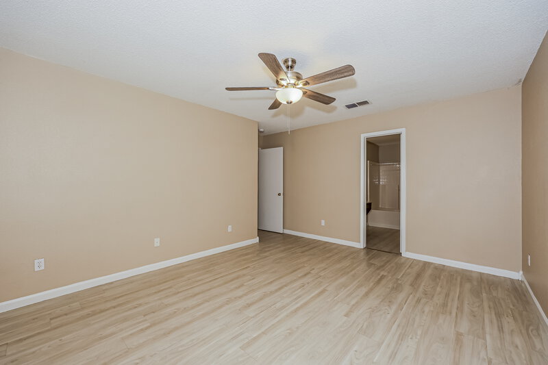 1,975/Mo, 8145 Waterside Trl Fort Worth, TX 76137 Main Bedroom View 2