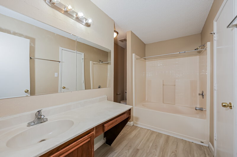 1,975/Mo, 8145 Waterside Trl Fort Worth, TX 76137 Main Bathroom View