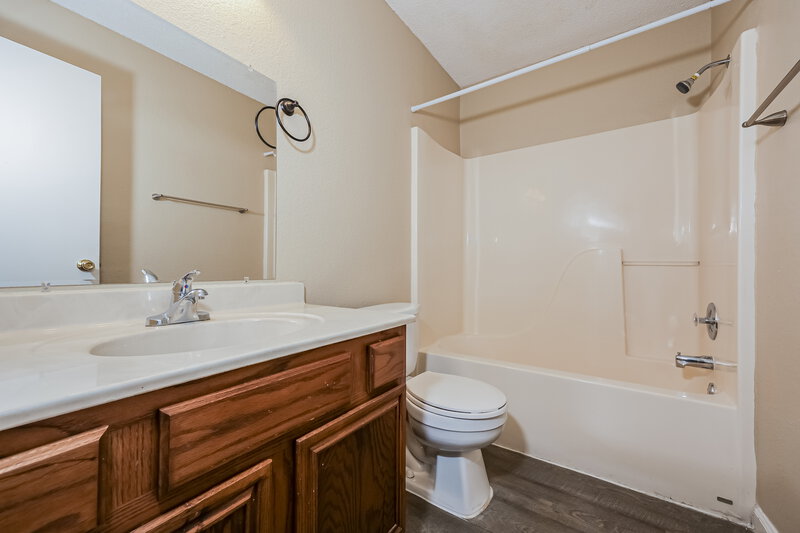 1,975/Mo, 8145 Waterside Trl Fort Worth, TX 76137 Bathroom View