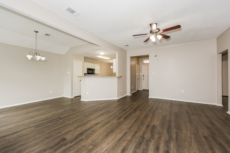 1,905/Mo, 1433 Spicewood Dr Mesquite, TX 75181 Living Room View