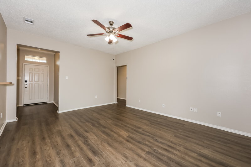 1,905/Mo, 1433 Spicewood Dr Mesquite, TX 75181 Living Room View 2