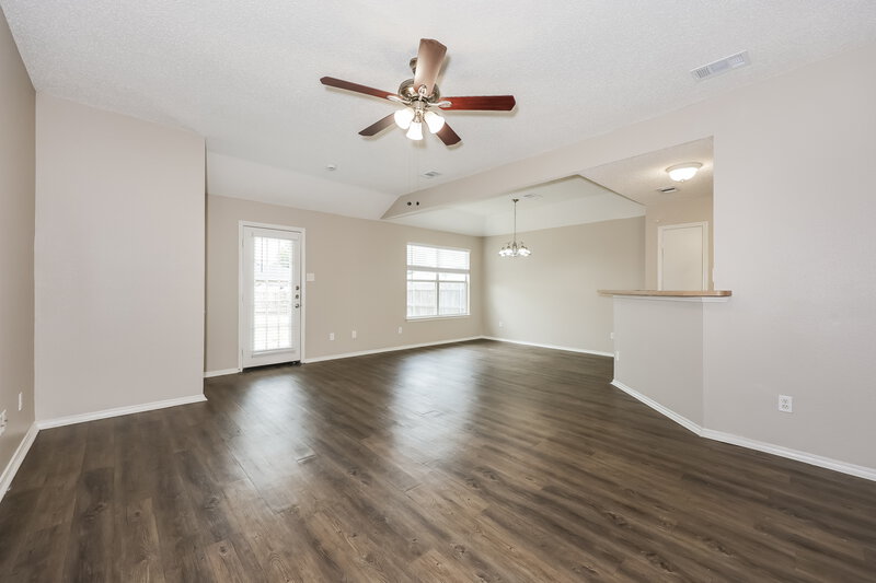 1,905/Mo, 1433 Spicewood Dr Mesquite, TX 75181 Living Room View 3