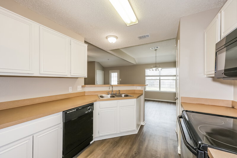 1,905/Mo, 1433 Spicewood Dr Mesquite, TX 75181 Kitchen View