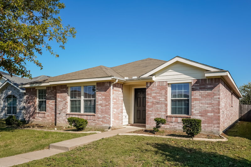 2,040/Mo, 2720 Murphy Dr Lancaster, TX 75134 Front View