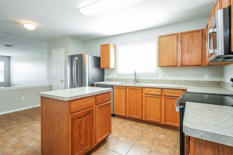 2,040/Mo, 2720 Murphy Dr Lancaster, TX 75134 Kitchen View