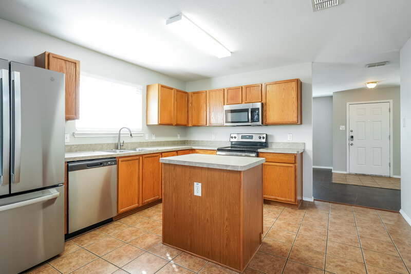 2,040/Mo, 2720 Murphy Dr Lancaster, TX 75134 Kitchen View 2