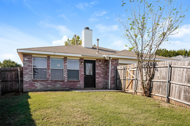 2,040/Mo, 2720 Murphy Dr Lancaster, TX 75134 Rear View