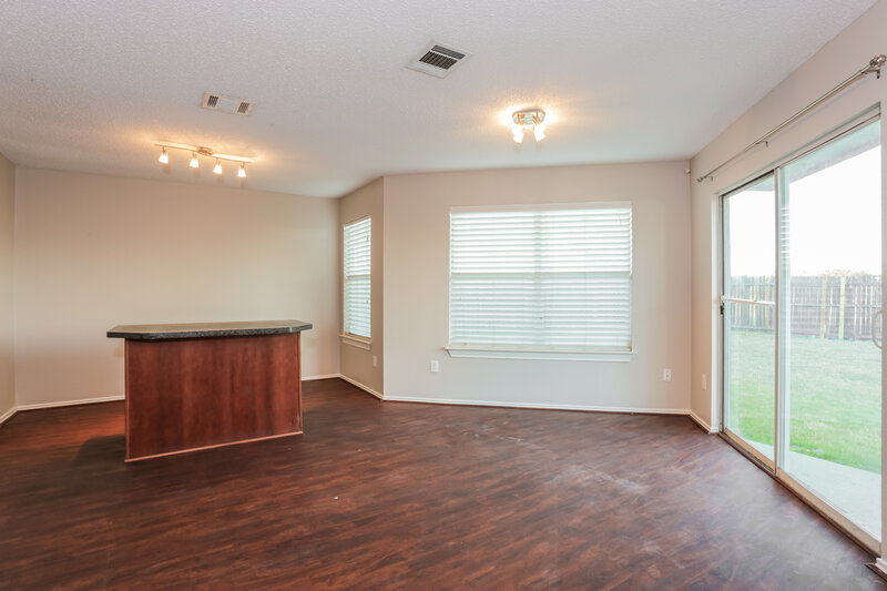 2,250/Mo, 9936 Sparrow Hawk Ln Fort Worth, TX 76108 Dining Room View