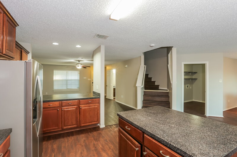 2,250/Mo, 9936 Sparrow Hawk Ln Fort Worth, TX 76108 Kitchen View 2