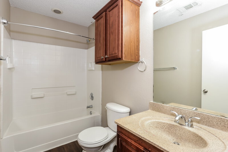 2,250/Mo, 9936 Sparrow Hawk Ln Fort Worth, TX 76108 Bathroom View