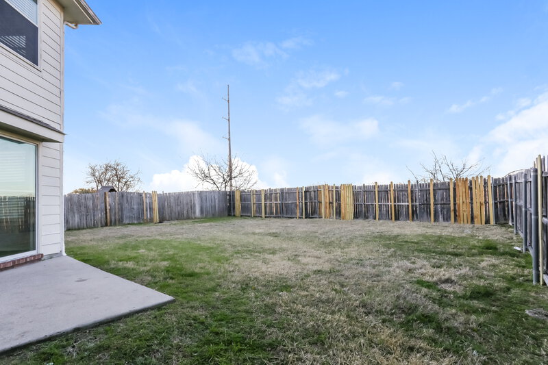 2,250/Mo, 9936 Sparrow Hawk Ln Fort Worth, TX 76108 Backyard View