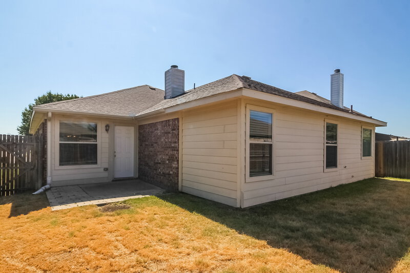 2,650/Mo, 10733 Emerald Park Ln Haslet, TX 76052 photorearview View