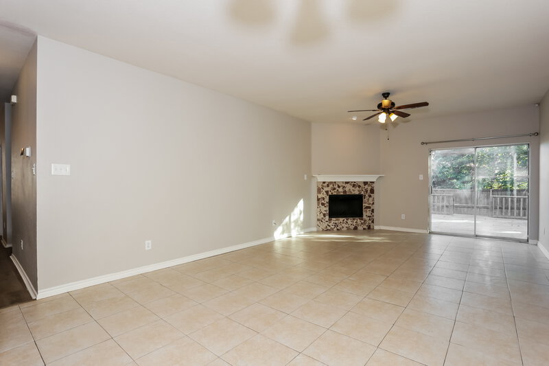 1,855/Mo, 2804 Hilcroft Ave Denton, TX 76210 Living Room View