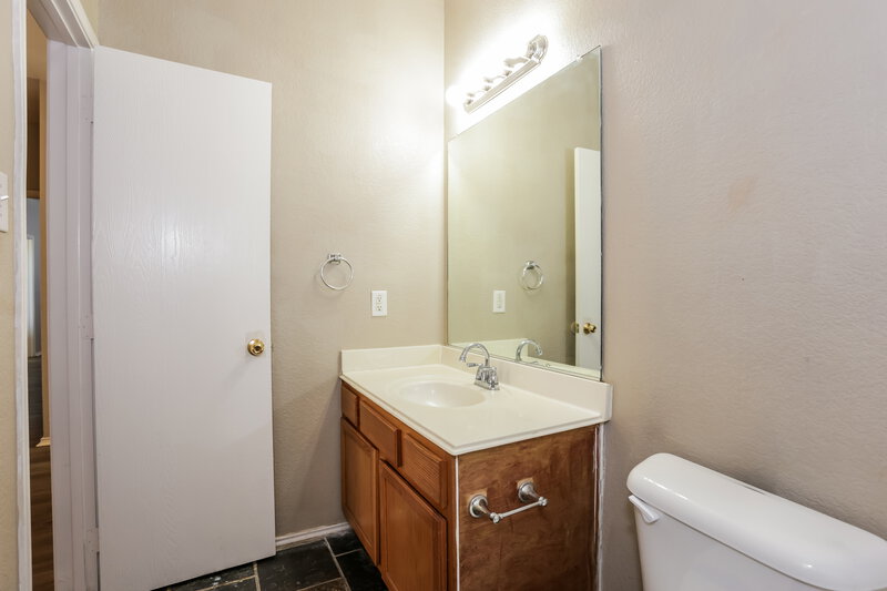 1,855/Mo, 2804 Hilcroft Ave Denton, TX 76210 Bathroom View