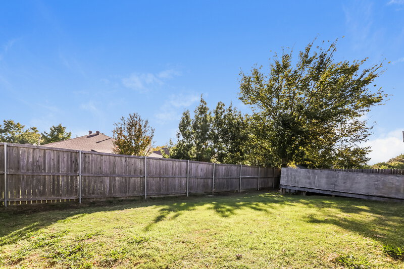 1,855/Mo, 2804 Hilcroft Ave Denton, TX 76210 Backyard View