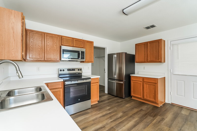 2,045/Mo, 5328 Lava Rock Dr Fort Worth, TX 76179 Kitchen View
